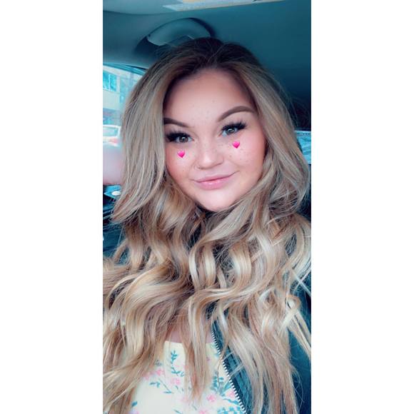 Meet your Posher, Laufey - Picture 1 of 1